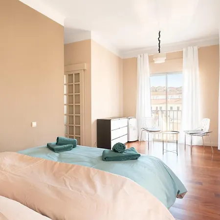 Bright And Spacious Family Nest In Apartment Perpignan