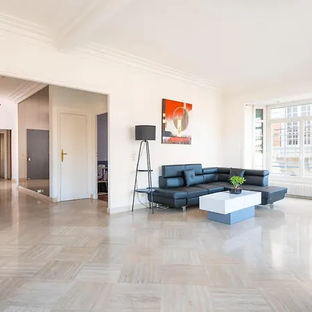 Bright And Spacious Family Nest In *