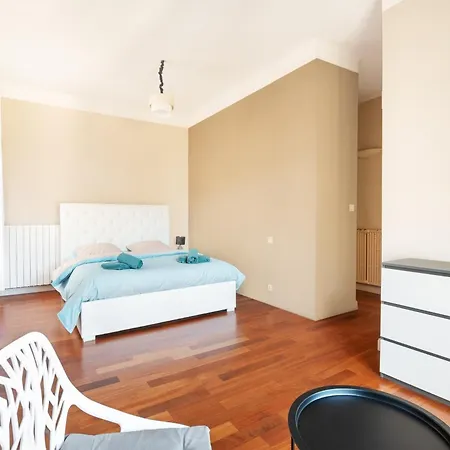 Bright And Spacious Family Nest In *